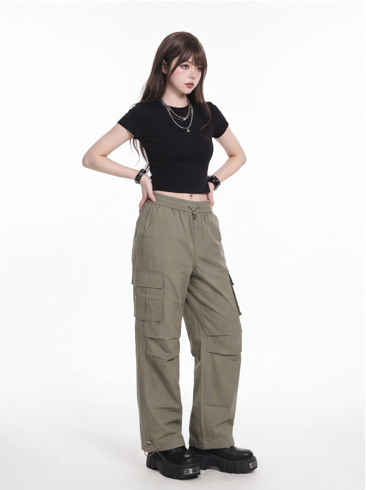 パンツ グレージュ｜斜め／イメージ画像（AI生成）