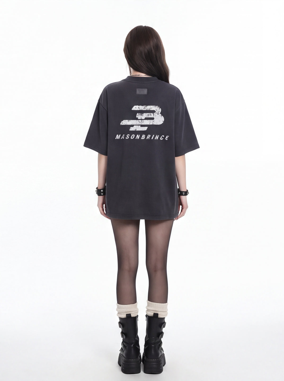 Tシャツ ブラック｜後ろ姿／イメージ画像（AI生成）